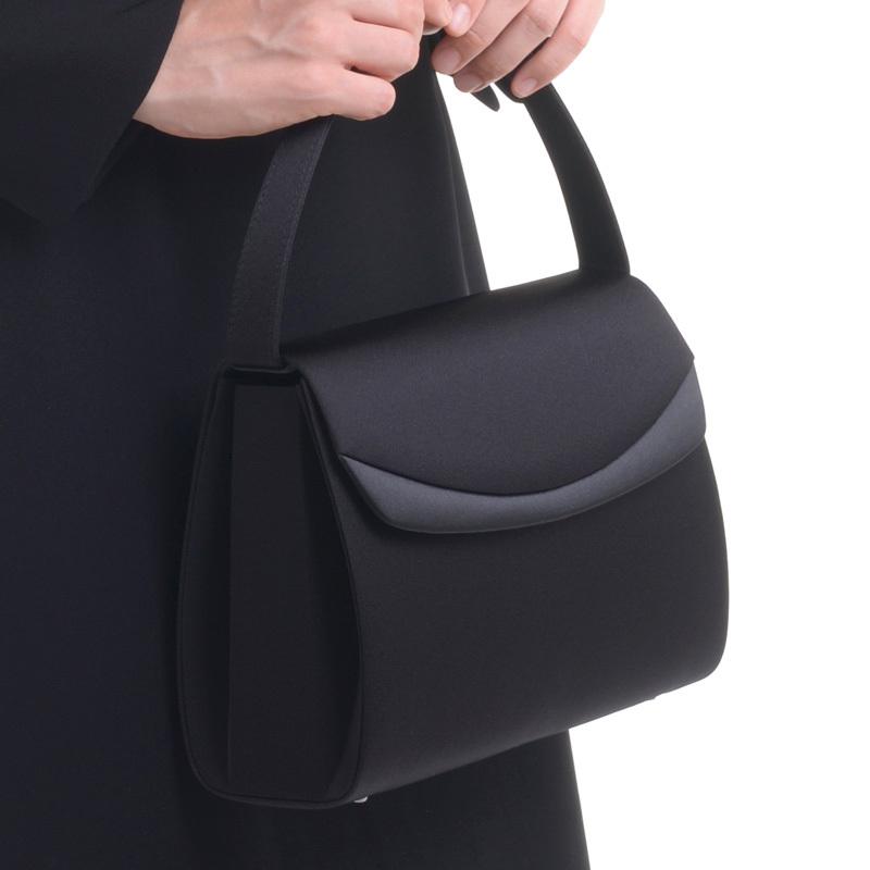 [アウローラ] ブラックフォーマルバッグ 日本製 抗菌消臭ネーム はっ水 撥水 大きめ 黒 慶弔両用 弔事 葬儀 おしゃれ お葬式 お通夜 入学式 (A) aurora ブラック フォーマルバッグ 日本製 抗菌消臭ネーム はっ水 撥水