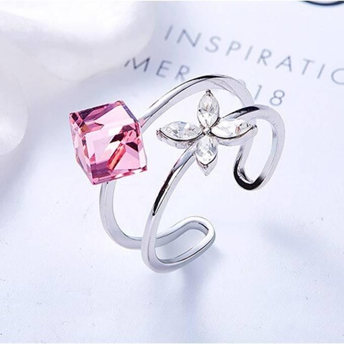 クーポンで10％OFF リング レディース スワロフスキー キューブ＆フラワー ローズ ヴィトレイルライト サイズフリー シンプル プレゼント ギフト |  | 01