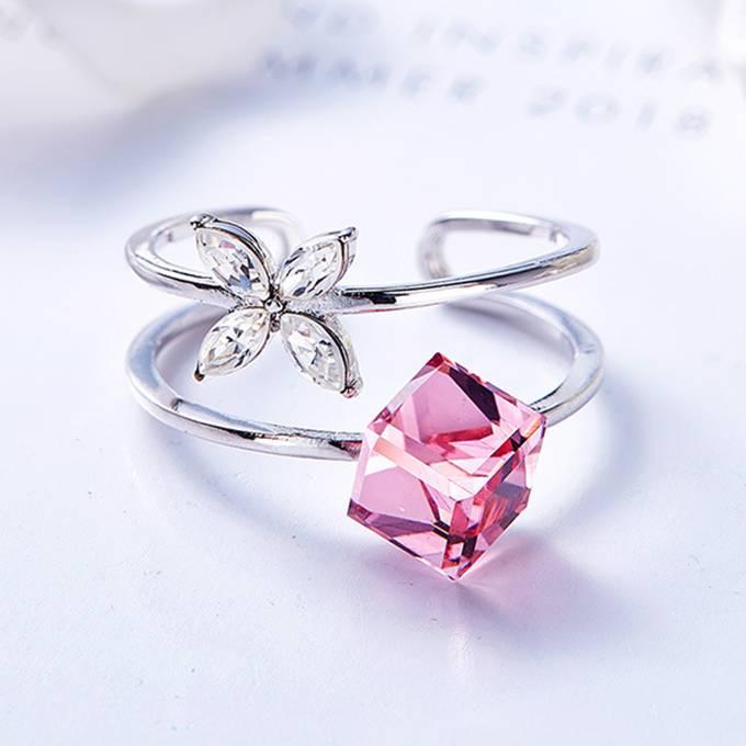 クーポンで10％OFF リング レディース スワロフスキー キューブ＆フラワー ローズ ヴィトレイルライト サイズフリー シンプル プレゼント ギフト |  | 07