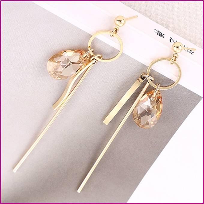 ピアス レディース スワロフスキー ドロップ＆タッセル シャンパン ブラック 黒 スタッド 大粒 シンプル プレゼント ギフト |  | 01