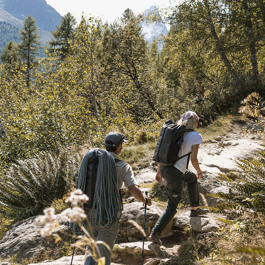 BLUE ICE 送料無料≪NEW≫【ブルーアイス BLUEICE】ムーンライト 25L