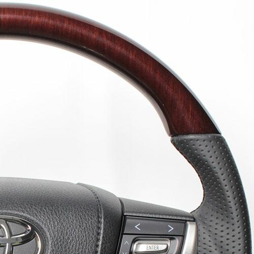 レアル ステアリング ラウンドシェイプ 30ブラウンウッド(ブラックユーロステッチ) クラウンマジェスタ 210系 2013年9月〜2018年4月