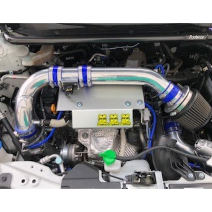 安いそれに目立つ トライフォース Tryforce スイフトスポーツ ZC33S 用