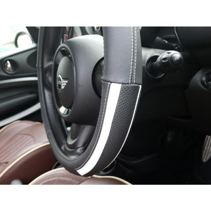 ハンドルカバー ホワイトライン リアルレザー 本革 牛革 ステアリングカバー パンチング 汎用サイズ 交換 滑り止め Sサイズ 36cm 37cm程度に適合 Whiteline Handlecover 1 Auto Parts Osaka 通販 Yahoo ショッピング