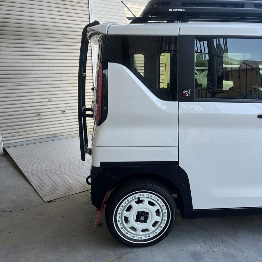 三菱デリカミニオートフラッグスautoflags bustersリアラダー