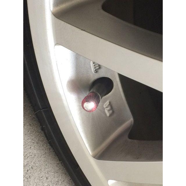 ラグジュアリークリスタルエアーバルブキャップセット　エアバルブキャップ　カー用品　外装パーツ |  | 04