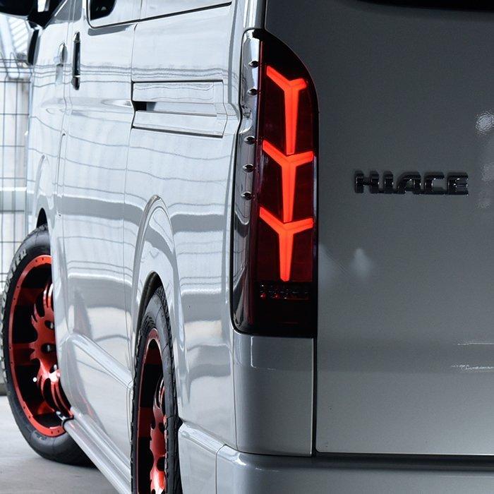 ハイエース200 ヘリシオンLED ユーロ ビーム テール スモークレンズ 保証期間1年】 3D ユーロ ビーム テール ランプ 左右 スモーク レッド