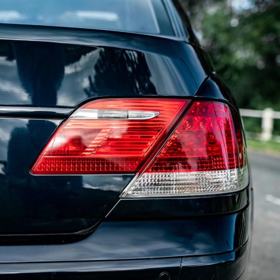 BMW 7シリーズ E65後期 セダン インナー テールライト 右【ULO】の画像