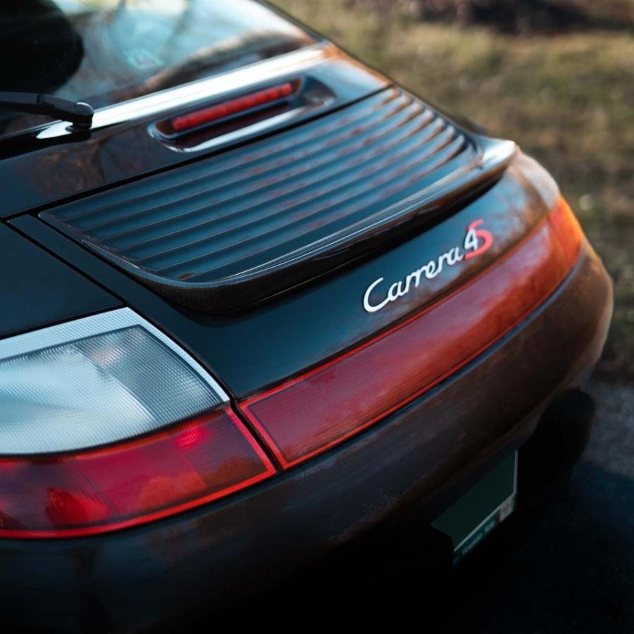 リアデッキ　996 ポルシェ911 ポルシェ 996カレラ/4/4S カーボンファイバー ミニデッキリッド リア