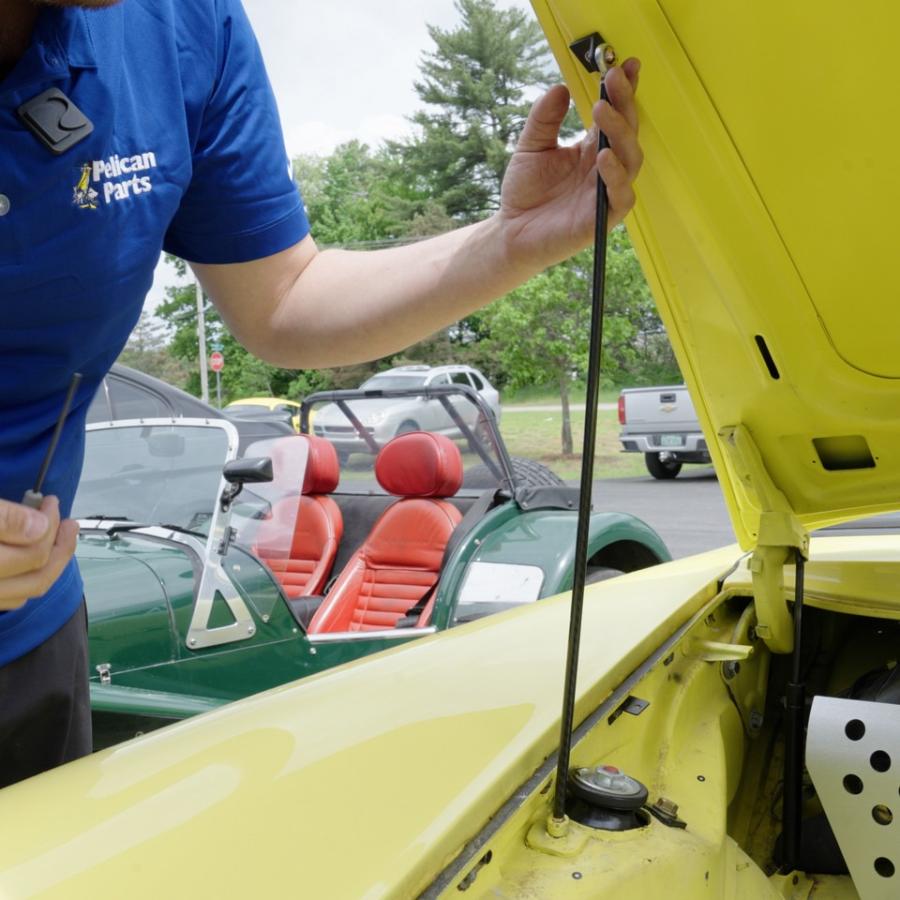 ポルシェ 911／930 RSスタイル・ライトウェイトフードプロップ