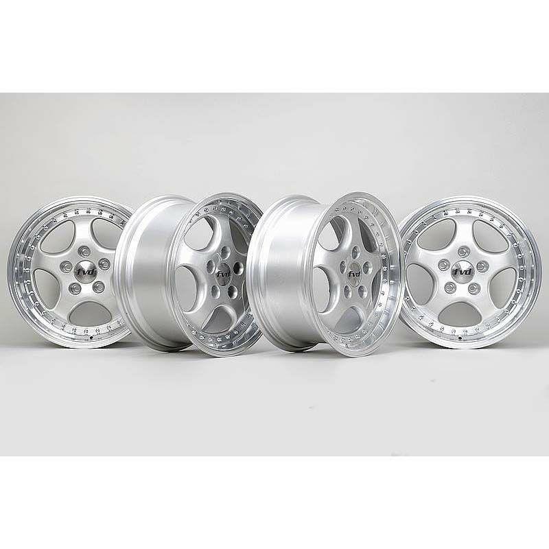 カップデザイン ホイール 4本セット(シルバー) 8.5j&9.5jx18 ET52