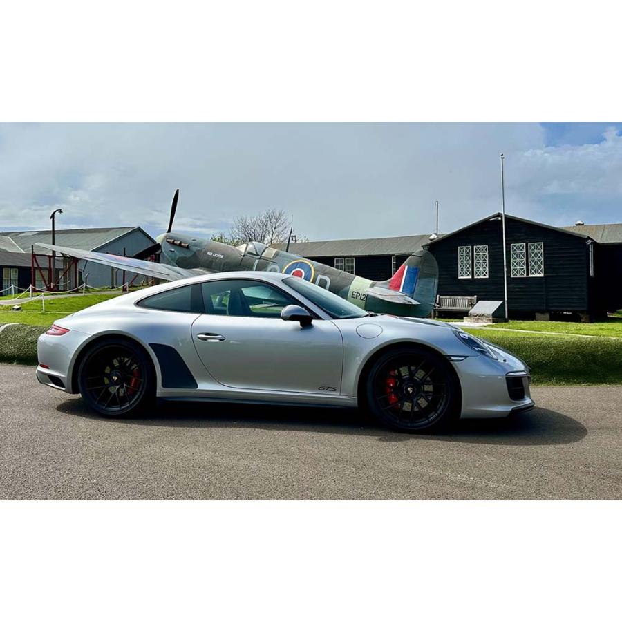 ポルシェ 991カレラ4／GT3等 マグネティック・ストーンガード(ブラック)【MagnaFin】_2