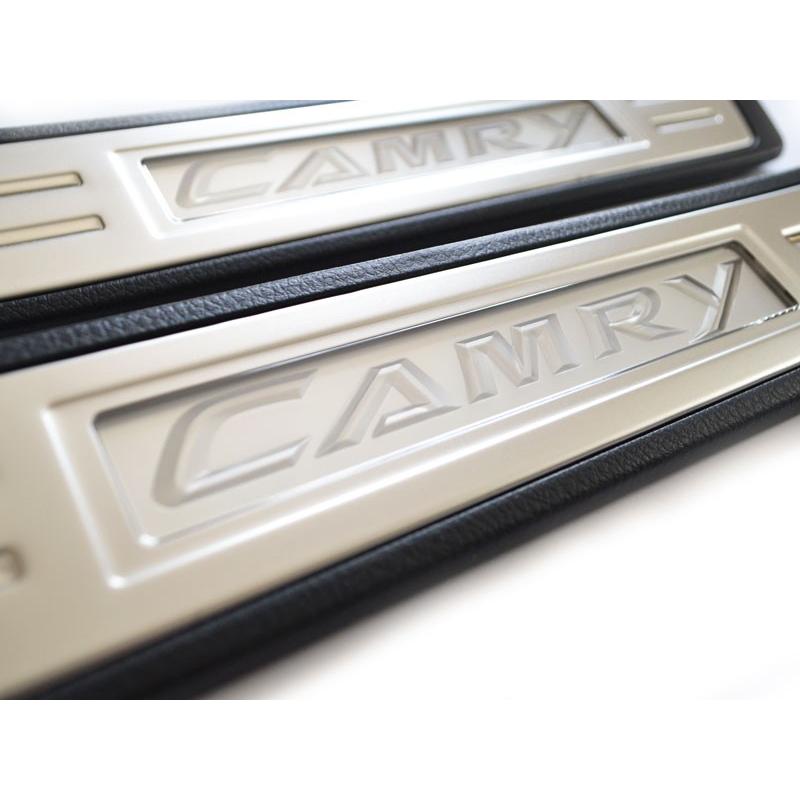 CAMRY カムリacv40 イルミネーション付スカッフプレート　純正オプション カムリ USトヨタ 純正品 TOYOTA AVV50型用 LED付ドアシルプロテクター