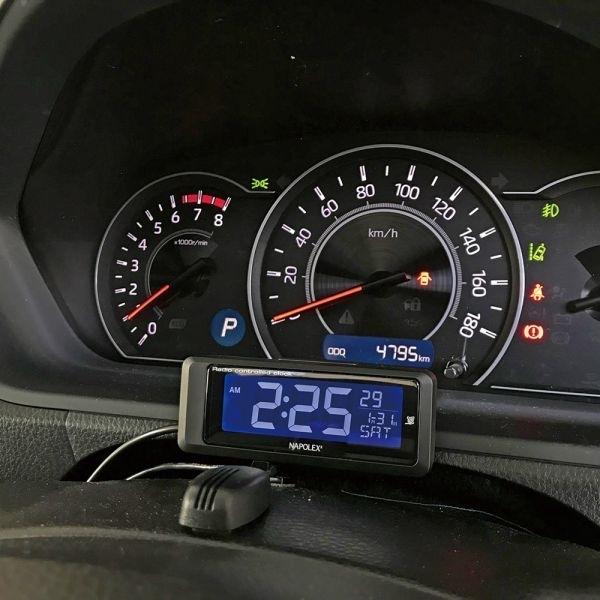 車用電波時計常時点灯 金属ステー取り付け Ledバックライト付き ナポ Fizz 1075 雑貨 車用品 アーティクル2号店 通販 Yahoo ショッピング