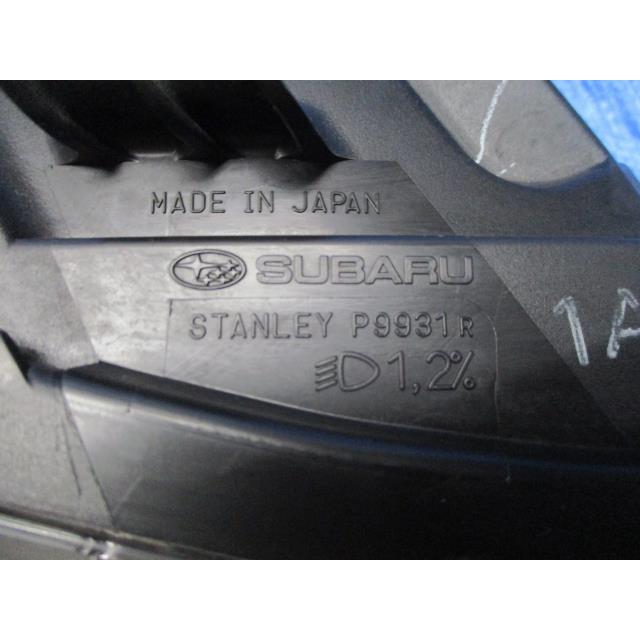 インプレッサ DBA-GJ7 ハロゲンタイプ 右ライト 84001FJ000 421254の画像