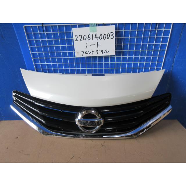 ノート DBA-E12 フロントグリル/ラジエータグリル 上下セット 62320