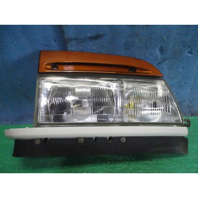 いすゞ ISUZU エルフ 右ライト トラック 部品 中古品 自動車パーツ PB-NKR81/いすゞ エルフ ヘッドライトAy(右) 中古パーツ パーツ