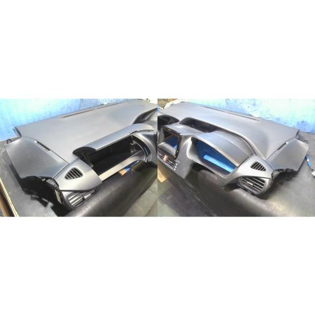 ヴォクシー DAA-ZWR80G インストルメントパネル 55302-28250-C0