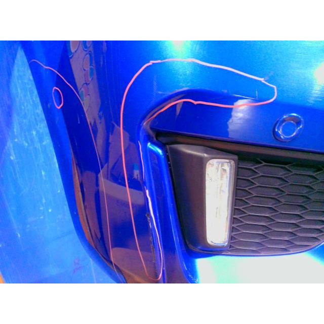 ブルー メタリックブルーが輝く文字盤が星空を思い起こさせる『クロノ