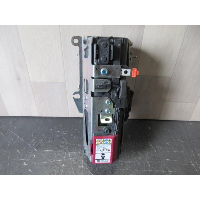 マツダ 純正 アクセラディーゼル キャパシタ マツダ「i-ELOOP」のしくみ。キャパシタを使って何をしている