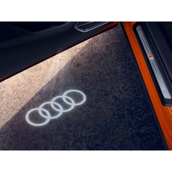 アウディ　ドアエントリーライト 公式 | Audi Online Shop | ドアエントリーライト(フォー