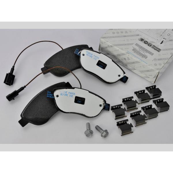 アバルト695純正ブレーキパッド前後、新車外し アバルト695純正ブレーキパッド前後、新車外し - メルカリ