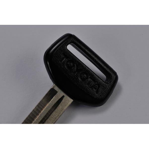 希少品！TOYOTA　トヨタ　クラウン　ブランクキー（マスコットキー）セット Amazon | 170系 クラウン タイプ3T 2P 横2ボタン トヨタ車 王冠