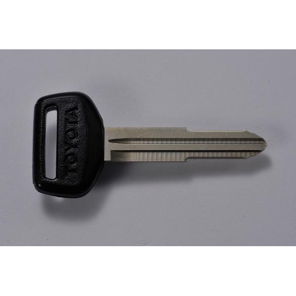 T1111☆ジャンク品☆スマートキー　まとめ売り　62個　鍵　トヨタ　日産など トヨタ 純正 TOYOTA マークII クレスタ チェーサー GX81 GX90 生