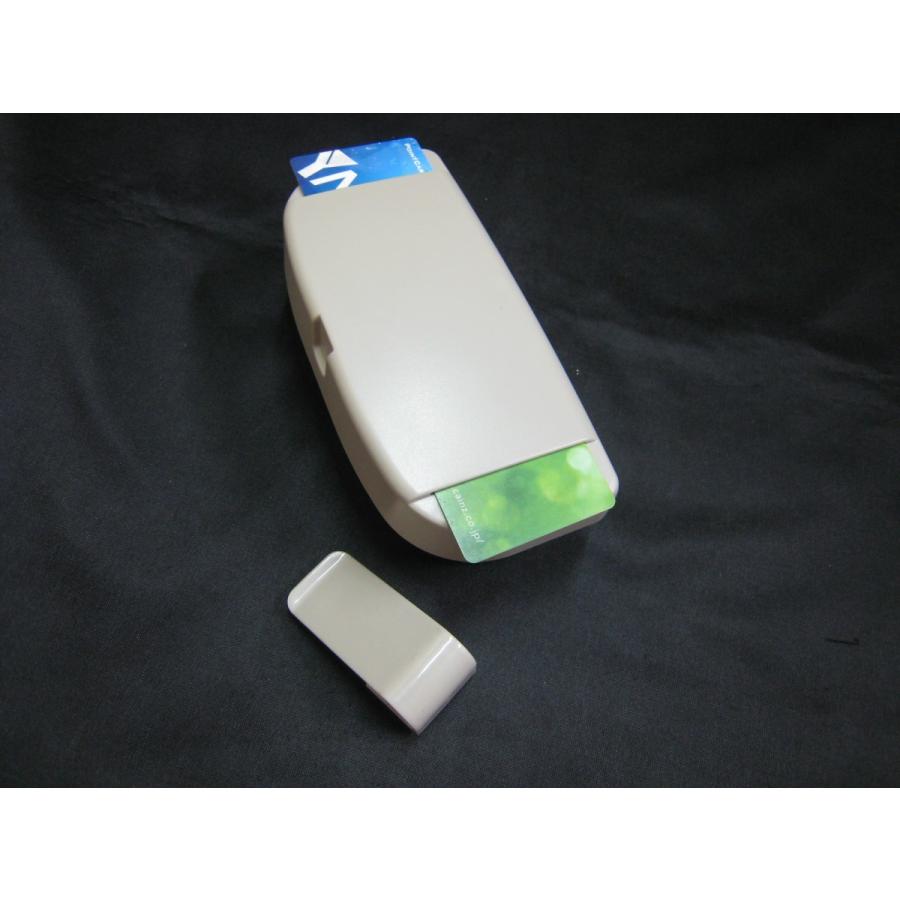 Ha36s アルトワークス アルトターボrsに最適 汎用サングラスケース サンバイザー取付 At Ha025 Autrade 通販 Yahoo ショッピング