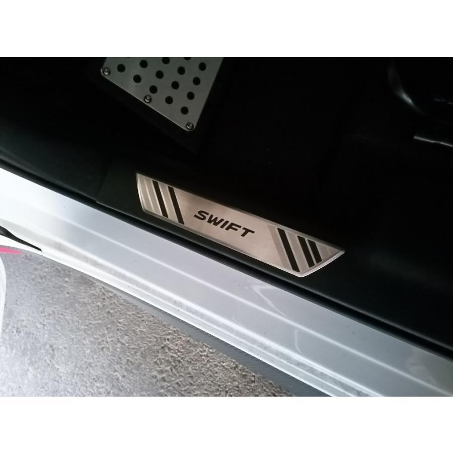 スイフト スイフト＆スイフトスポーツ SWIFTロゴ入り ドア