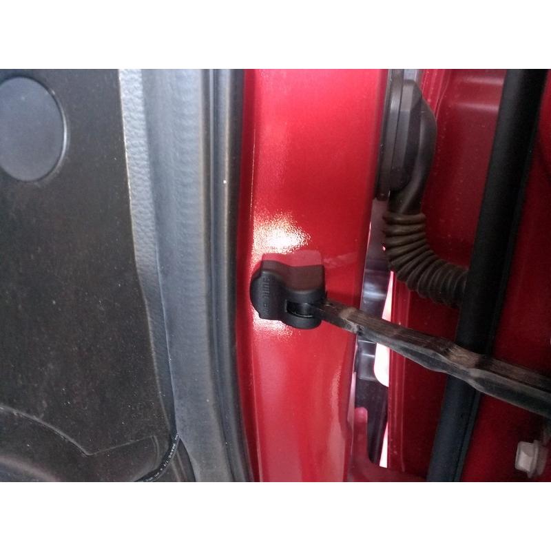 スイフト スイフトスポーツ ドアストッパー ドアヒンジプロテクションカバー チェッカーカバー Zc11s Zc21s Zd11s Zd21s Zc31s Zc71s Zc72s Zd72s Zc32s Sz0370 Autrade 通販 Yahoo ショッピング