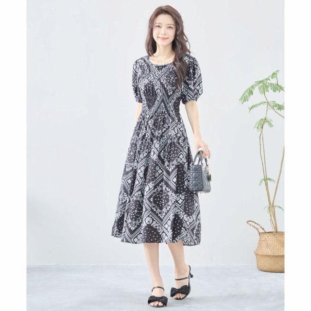 ワンピース 半袖 バンダナ柄 パフスリーブ シャーリング 膝下丈 春 夏