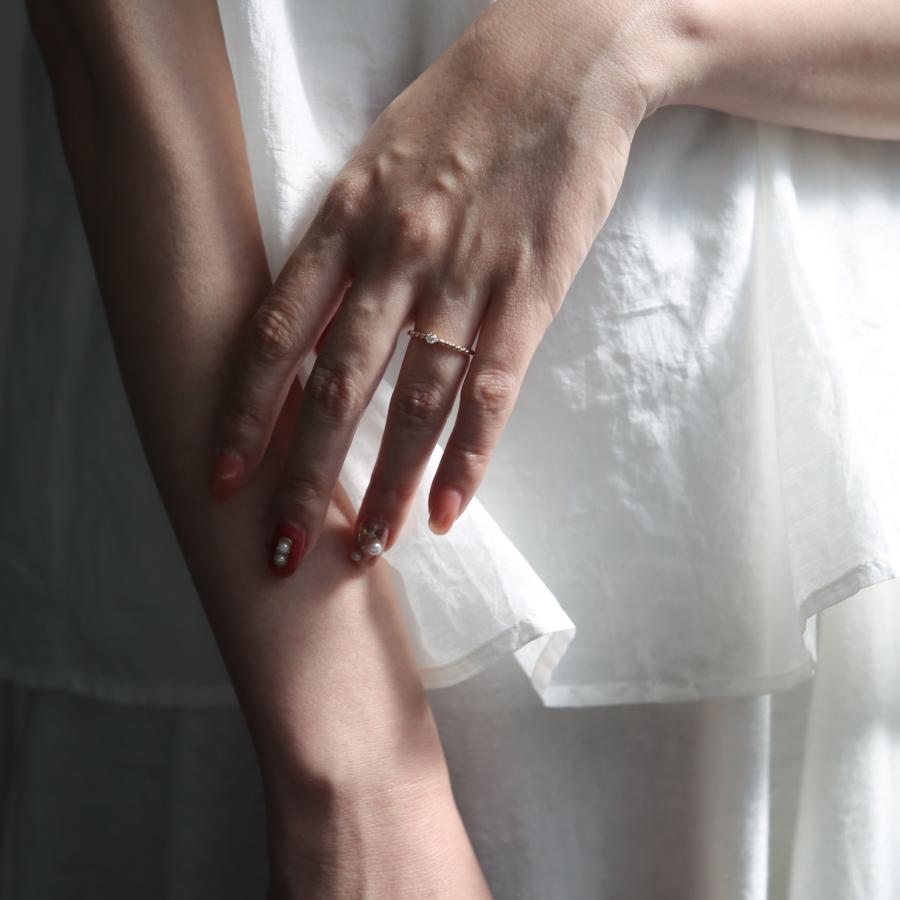 Avaron（アヴァロン） 一粒 ダイヤモンド ツイスト リング 指輪