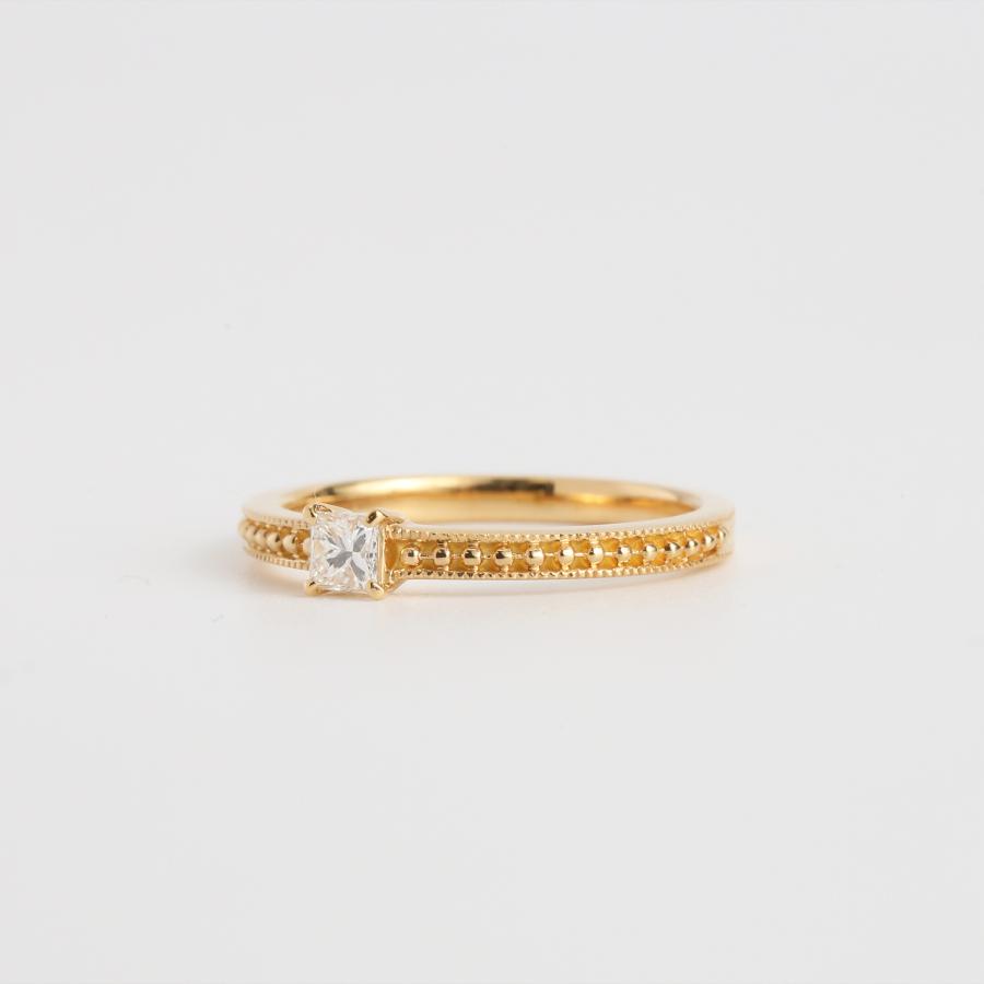 Avaron（アヴァロン） プリンセスカット 一粒 ダイヤモンド リング