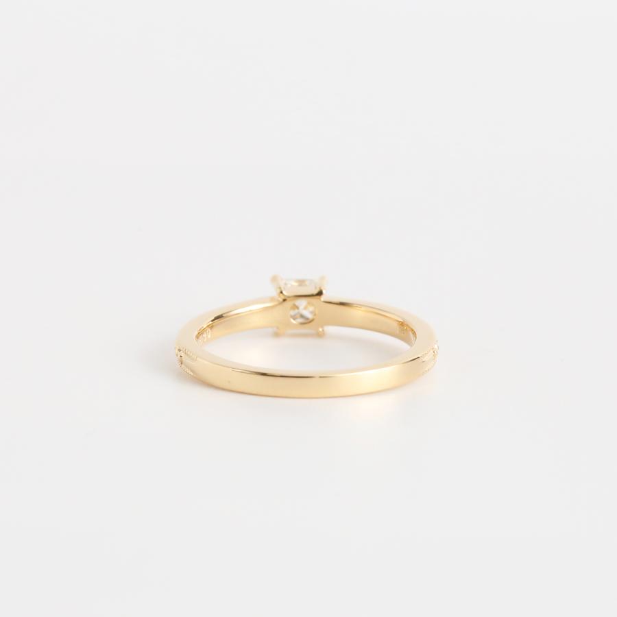 Avaron プリンセスカット 一粒 ダイヤモンド リング 指輪