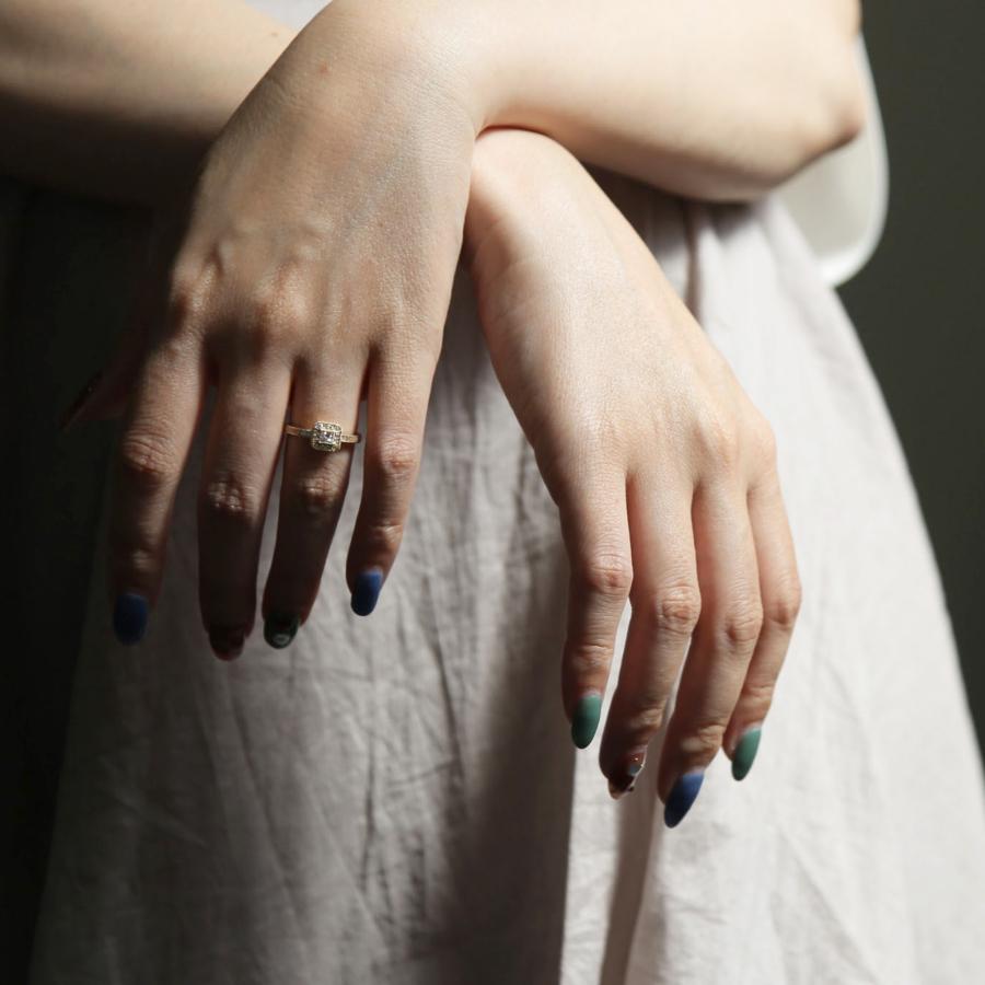 Avaron（アヴァロン） プリンセスカット ダイヤモンド ヘイロー リング