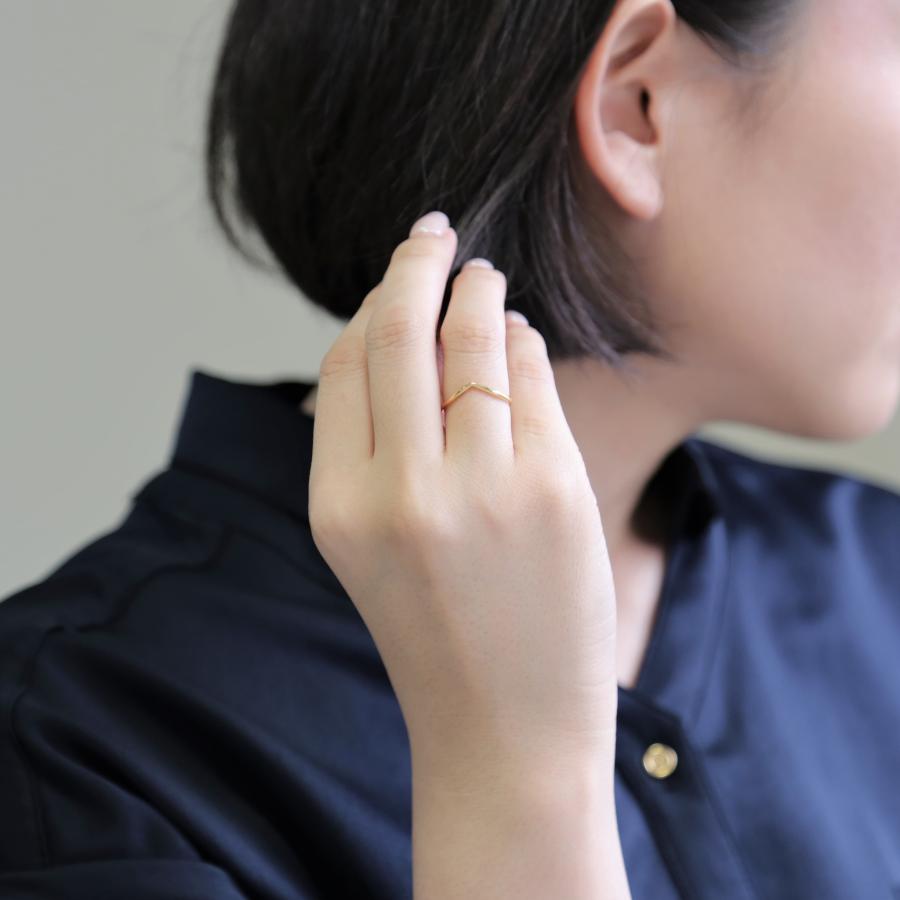 Avaron（アヴァロン） Vライン イエローゴールド リング 指輪