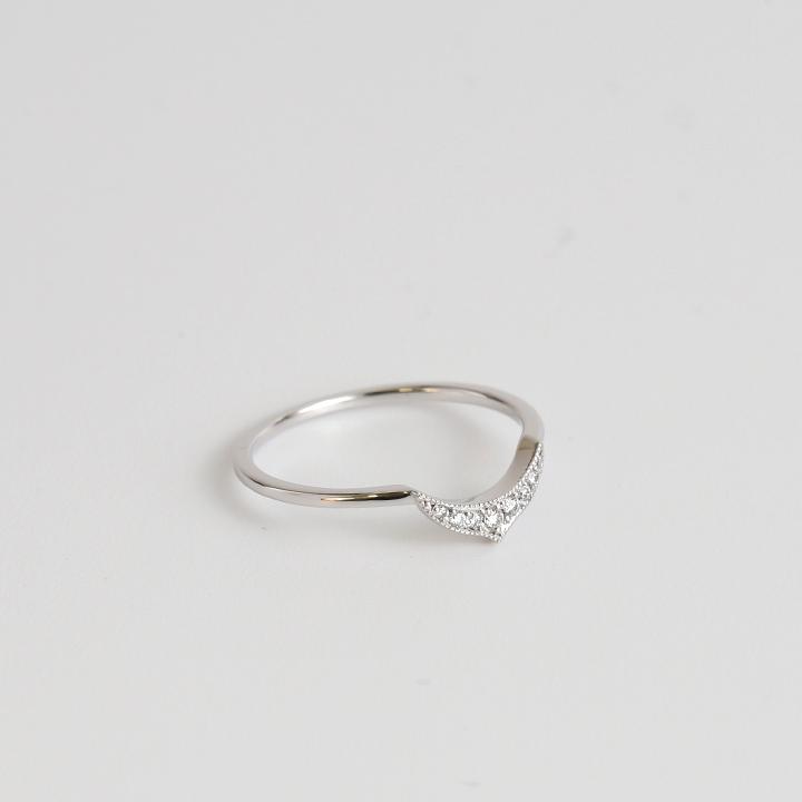 Avaron（アヴァロン） ダイヤモンド 三日月 リング 指輪 レディース