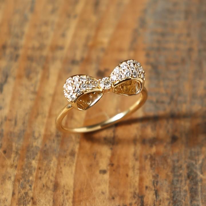 リング 指輪 レディース リボン ダイヤモンド パヴェ 18金 K18 18k 10金 K10 10k 繊細 かわいい Kelly Ring Bnr 302 Avaron Standard Jewelry 通販 Yahoo ショッピング