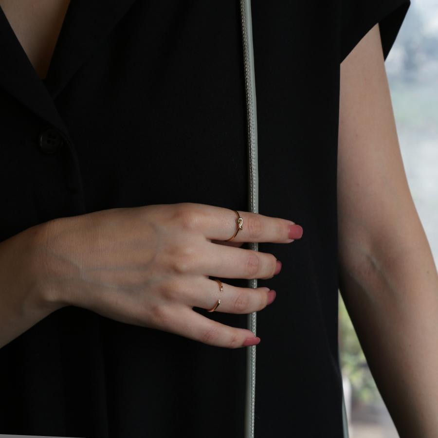 Avaron（アヴァロン） 結び目 リング ゴールド 指輪 レディース 細身