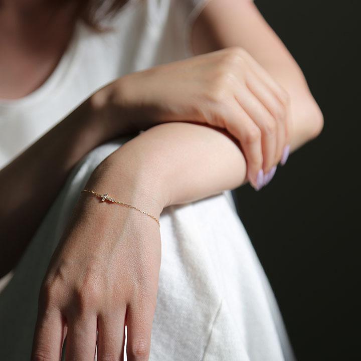 K18. Pt900クロスダイヤブレスレット K18. Pt900クロスダイヤブレスレット