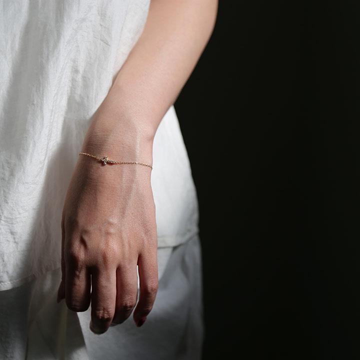 K18. Pt900クロスダイヤブレスレット K18. Pt900クロスダイヤブレスレット