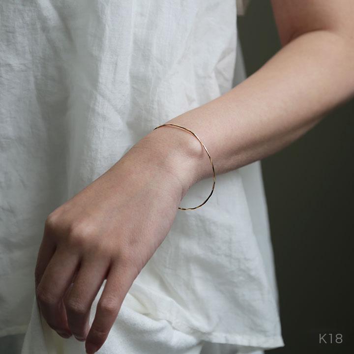 ツイスト バングル ゴールド スパイラル ねじり k10 k18 pt900 地金 レディース 細身 シンプル ギフト プレゼント  Torquent Bangle | Avaron | 08