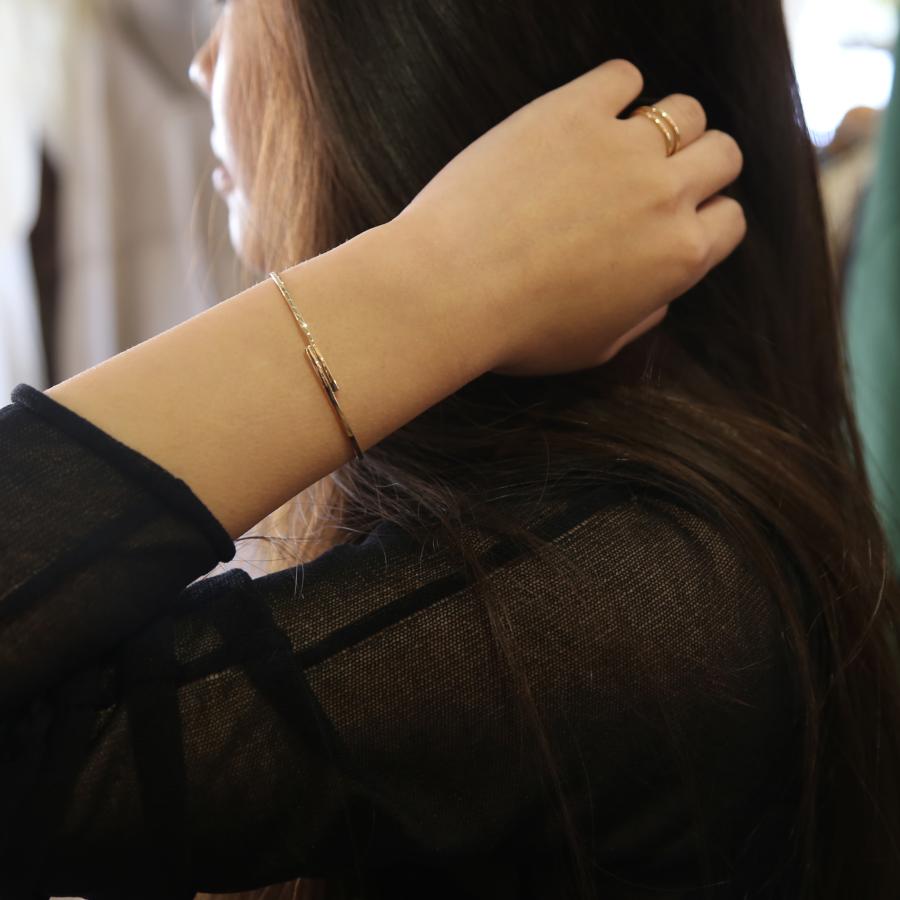 バングル ゴールド K18 K10 Pt900 プラチナ レディース シンプル 細身 ギフト プレゼント  Stack Line Bangle | Avaron | 06
