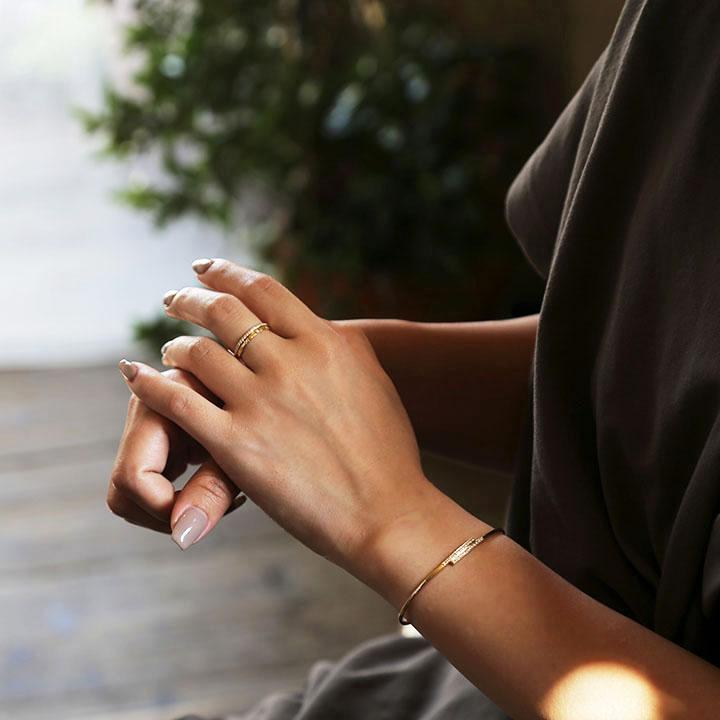 バングル ダイヤモンド K18 K10 Pt900 ゴールド プラチナ レディース 細身 ギフト プレゼント  Stack Line Bangle Diamond | Avaron | 10