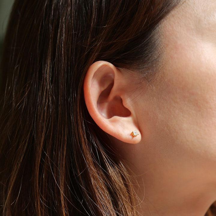 Avaron 一粒 プリンセスカット ダイヤモンド ピアス レディース 一粒 