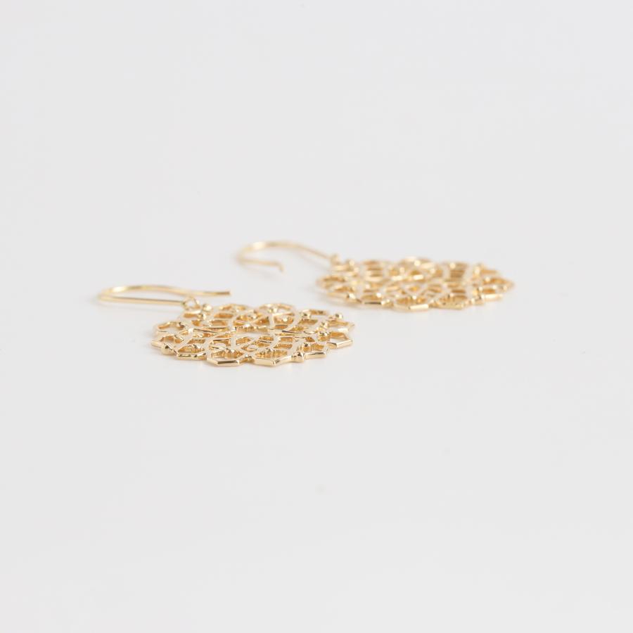 透かし柄 フックピアス 揺れる ピアス レディース アラベスク K10 K18 Pt900 ゴールド プラチナ ギフト プレゼント  Rudynore Hook Pierce | Avaron | 04