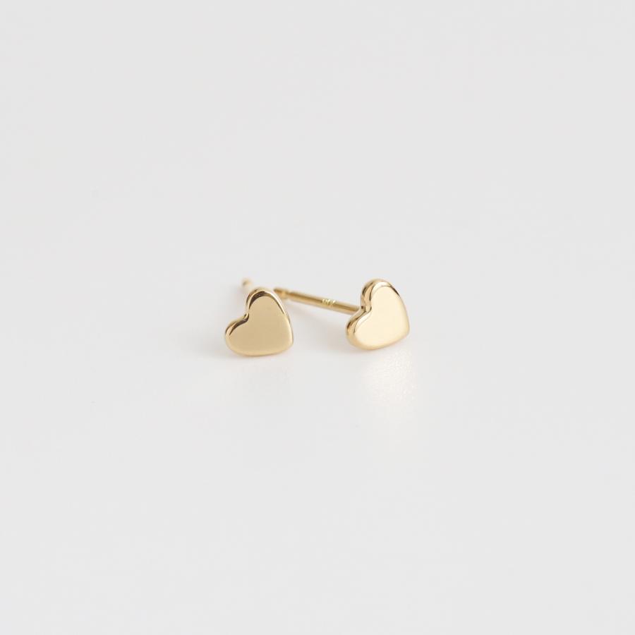 ハート プレート ピアス 小さめ レディース K10 K18 Pt900 ゴールド プラチナ 地金 シンプル かわいい ギフト プレゼント  Tiera Pierce | Avaron | 01