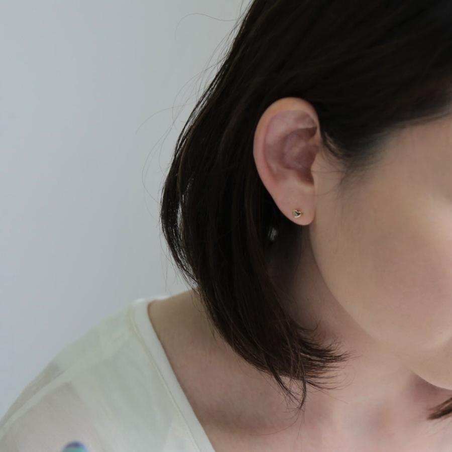 ハート プレート ピアス 小さめ レディース K10 K18 Pt900 ゴールド プラチナ 地金 シンプル かわいい ギフト プレゼント  Tiera Pierce | Avaron | 09