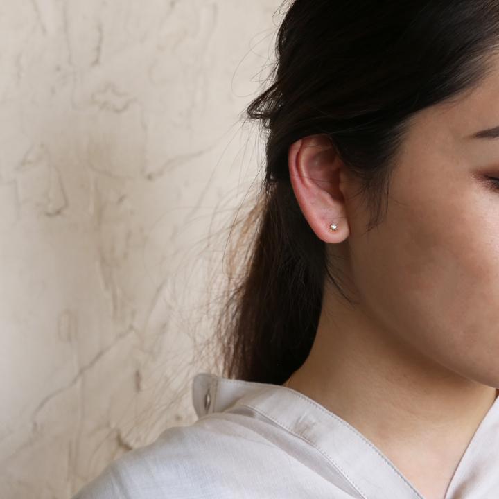 一粒 ダイヤモンド ピアス レディース 一粒ダイヤ K10 K18 Pt900 ゴールド プラチナ シンプル ギフト プレゼント  Bersa Pierce 0.16ct | Avaron | 05